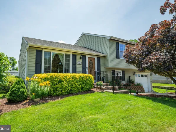 169 Independence Dr, Morrisville, PA 19067