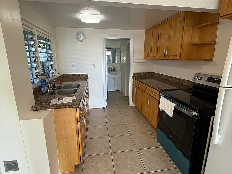 2226 Noah St — Photo 4