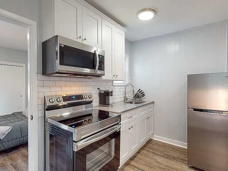333 Humphrey St #6 — Photo 6