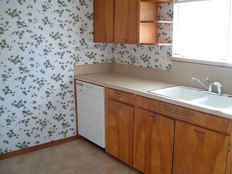 Kitchen, dishwasher, is bottom left.