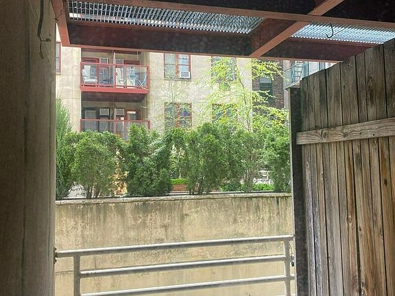 5th image of 190 E 7th St APT 110