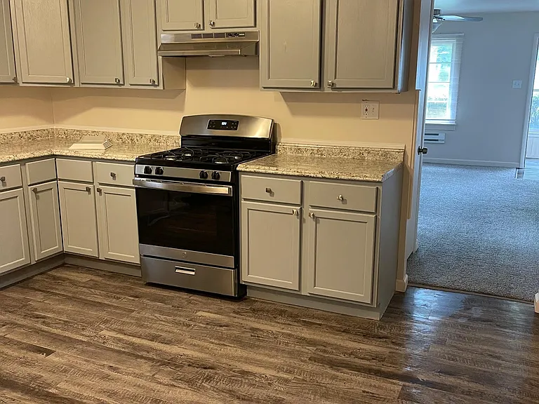 27 Howard Dr — Photo 11
