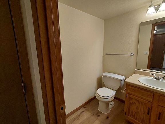 3rd image of 22650-A Hollow Oak Ln
