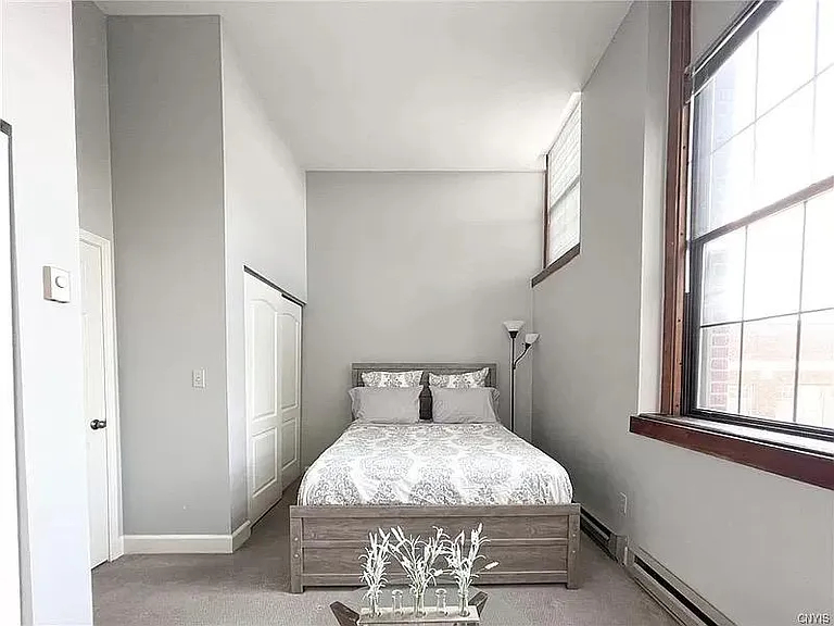 917 Madison St #209 — Photo 8