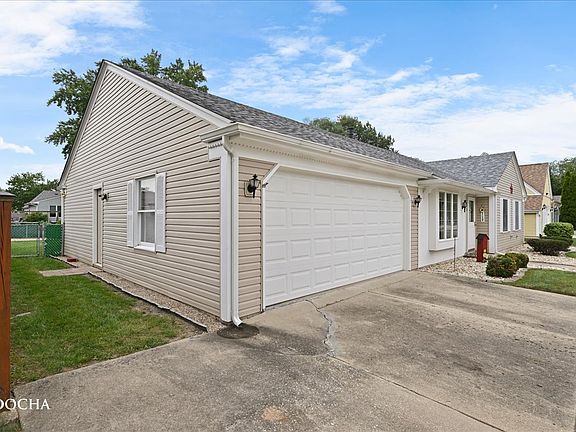 2nd image of 103 Fernwood Rd