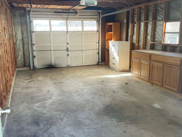 311 Spiker Ave — Photo 13