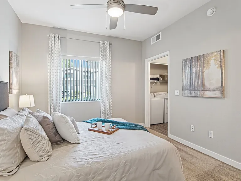 The Cove Apartments — Photo 26
