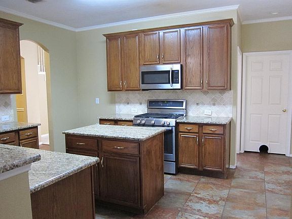 3rd image of 1407 Sunrise Ln