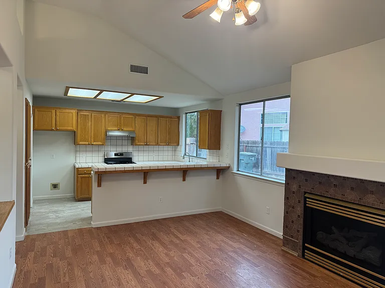 7270 N Gorma Ave — Photo 11