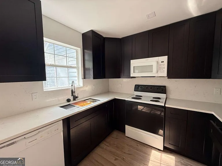 1100 Pineland Ave #7G — Photo 5