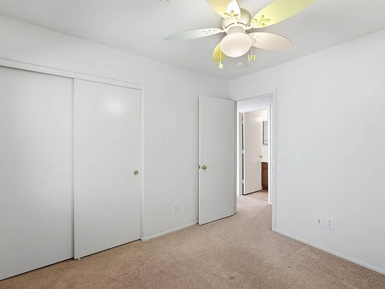 2403 W White Feather Ln — Photo 18