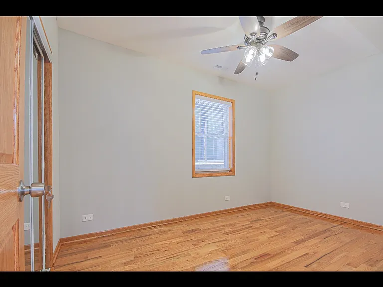 912 N Wood St #1 — Photo 6
