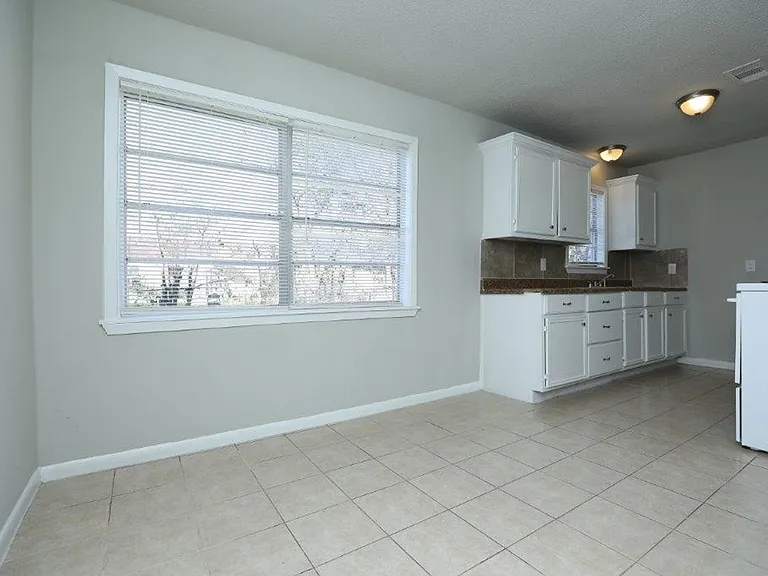 10322 Cathedral Dr — Photo 12
