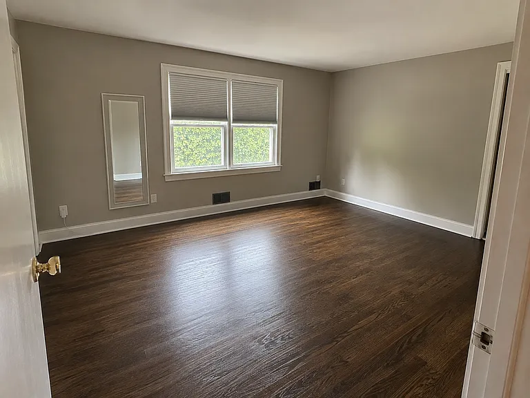 400 Main St — Photo 7