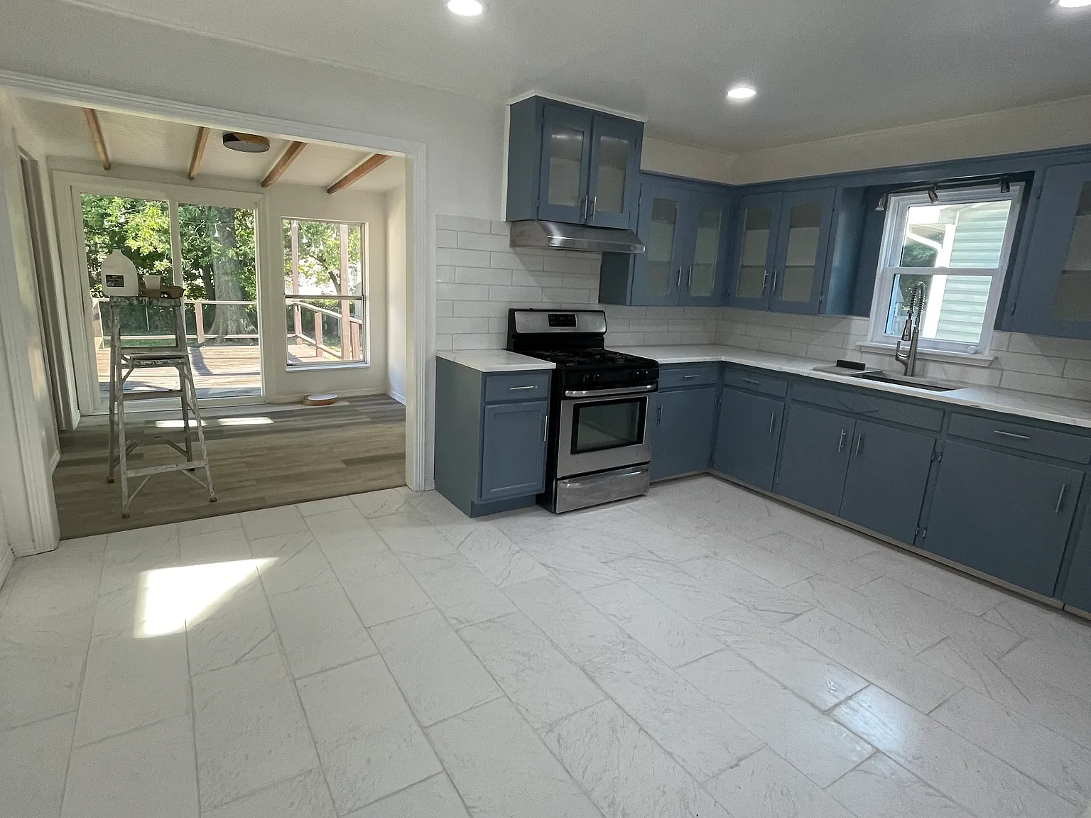 4 bed, 1537 sqft, $2,200 — Photo 4