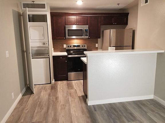 5th image of 1381 E University Ave APT 211