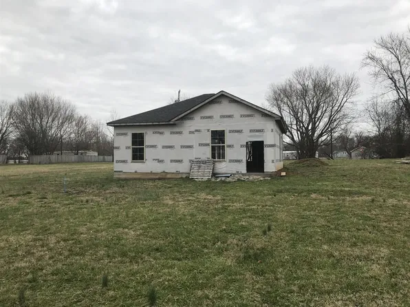 210 Texas Ave, Oak Grove, KY 42262