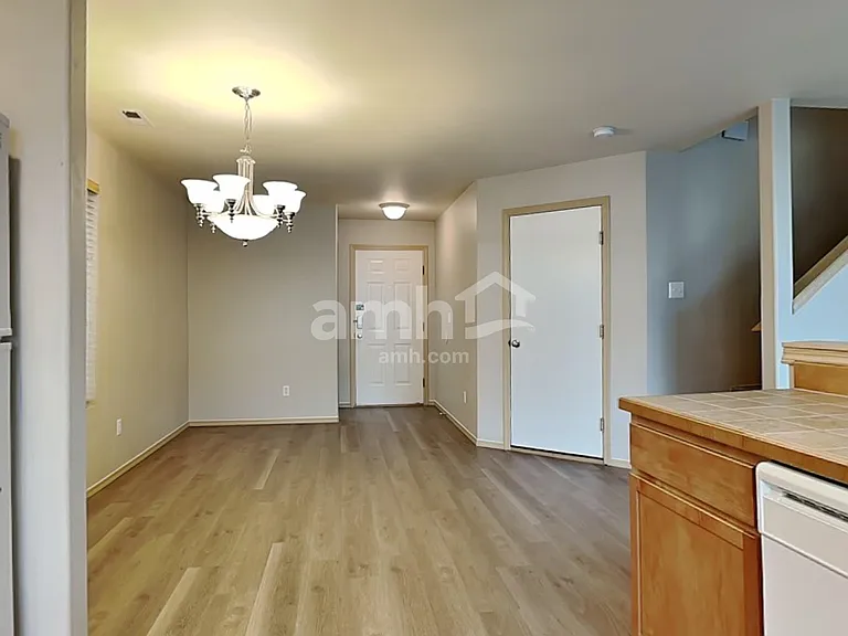 9523 187th St E — Photo 5