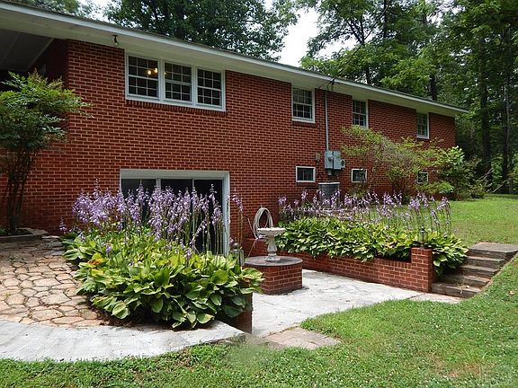 5th image of 108 Parker Ln