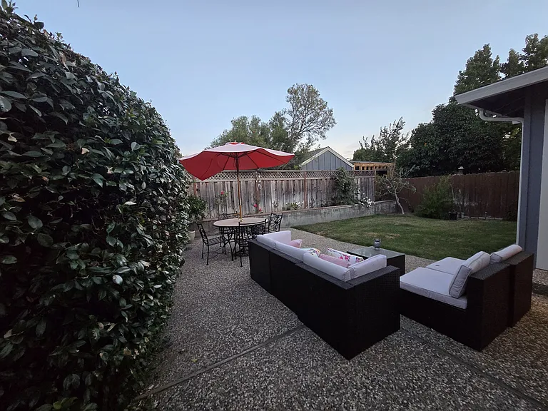 614 Margaret St — Photo 2