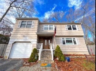 21 Hillwood Dr, Niantic, CT 06357