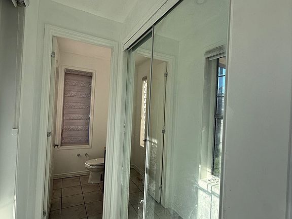 3rd image of 8 Redfern St