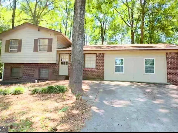 2581 Sparta Dr, Morrow, GA 30260