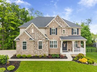 12554 Meadowview Dr, North Royalton, OH 44133