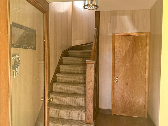 2nd image of 85 Liberty St Floor 2