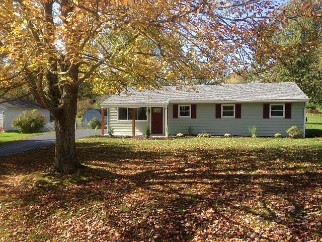 1st image of 3885 Michael Dr