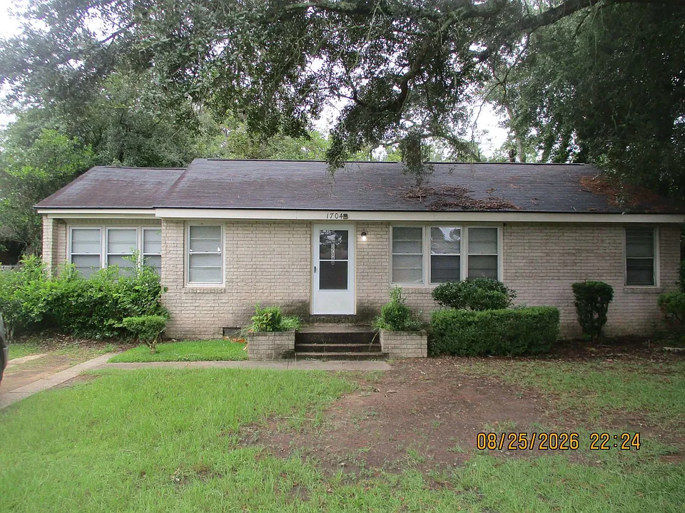 1704A Whitney Ave