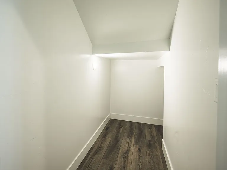 284 W 4 S — Photo 26