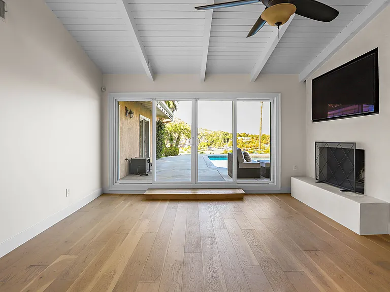 4835 Cliffside Dr — Photo 6