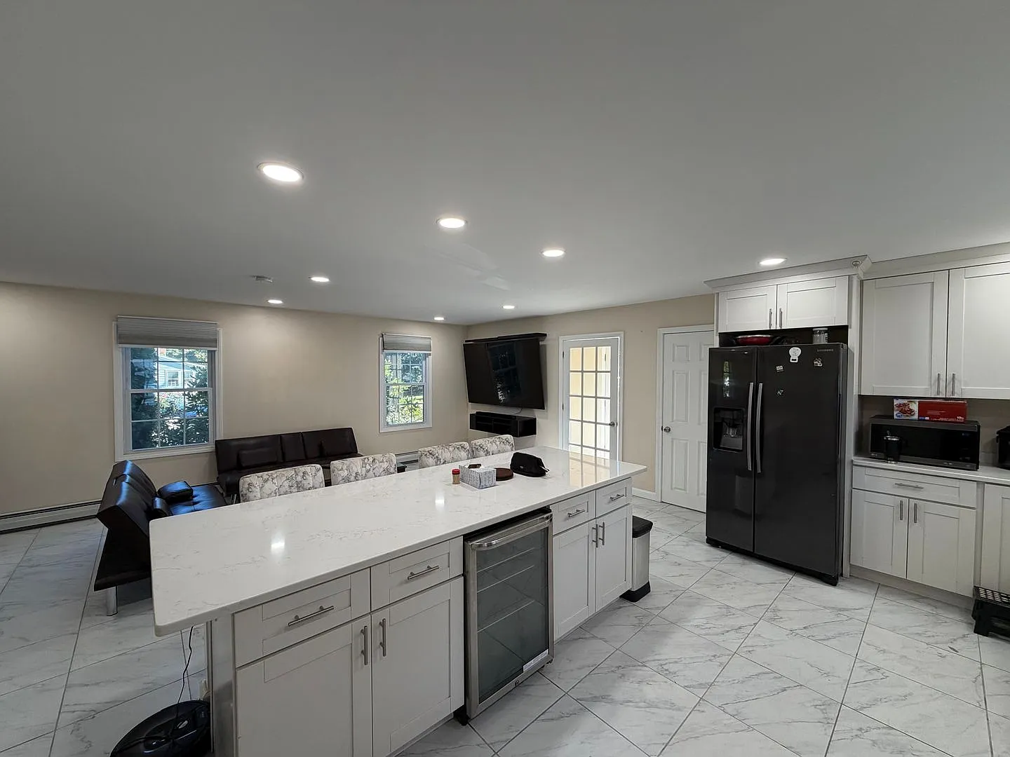 Large Haverhill Single Family Home With Pool and Hot Tub- Avail Now — Photo 3
