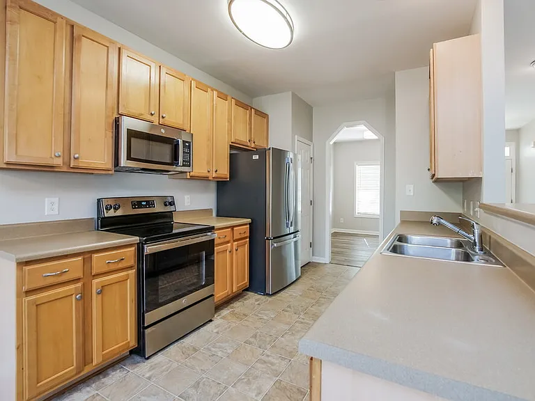 8112 Rolling Glenn Dr — Photo 8