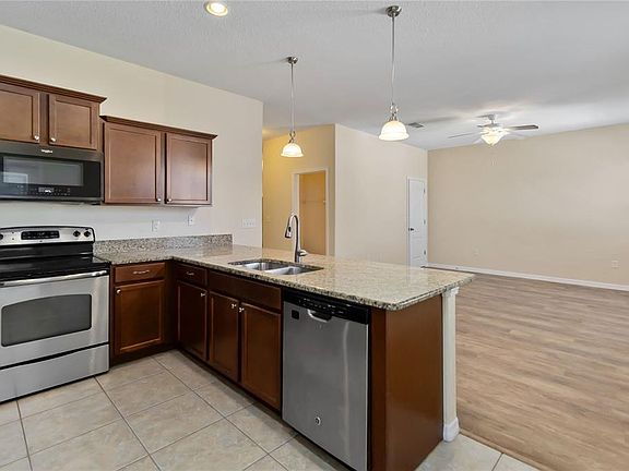 4th image of 1379 Vasey Rd