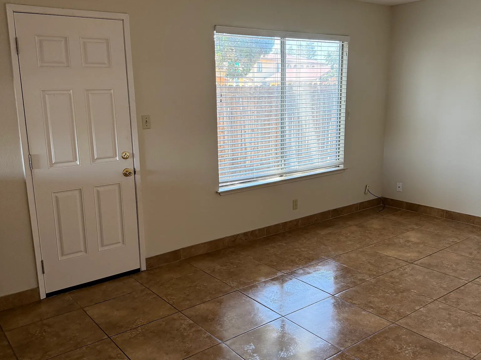 303 Lovell Way — Photo 2