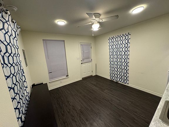 3rd image of 242 W Harlan Ave