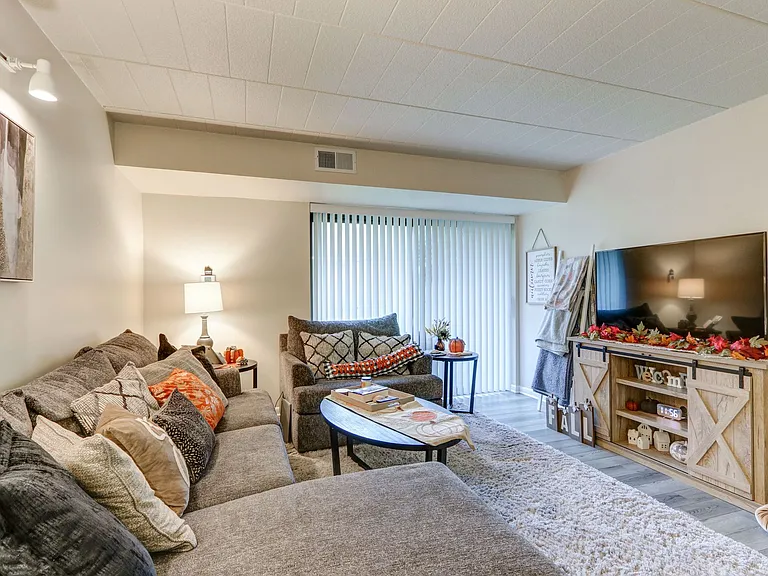The Atwood Apartments — Photo 9