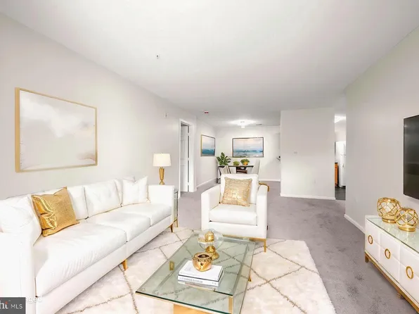 6600 Lake Park Dr APT 204, Greenbelt, MD 20770