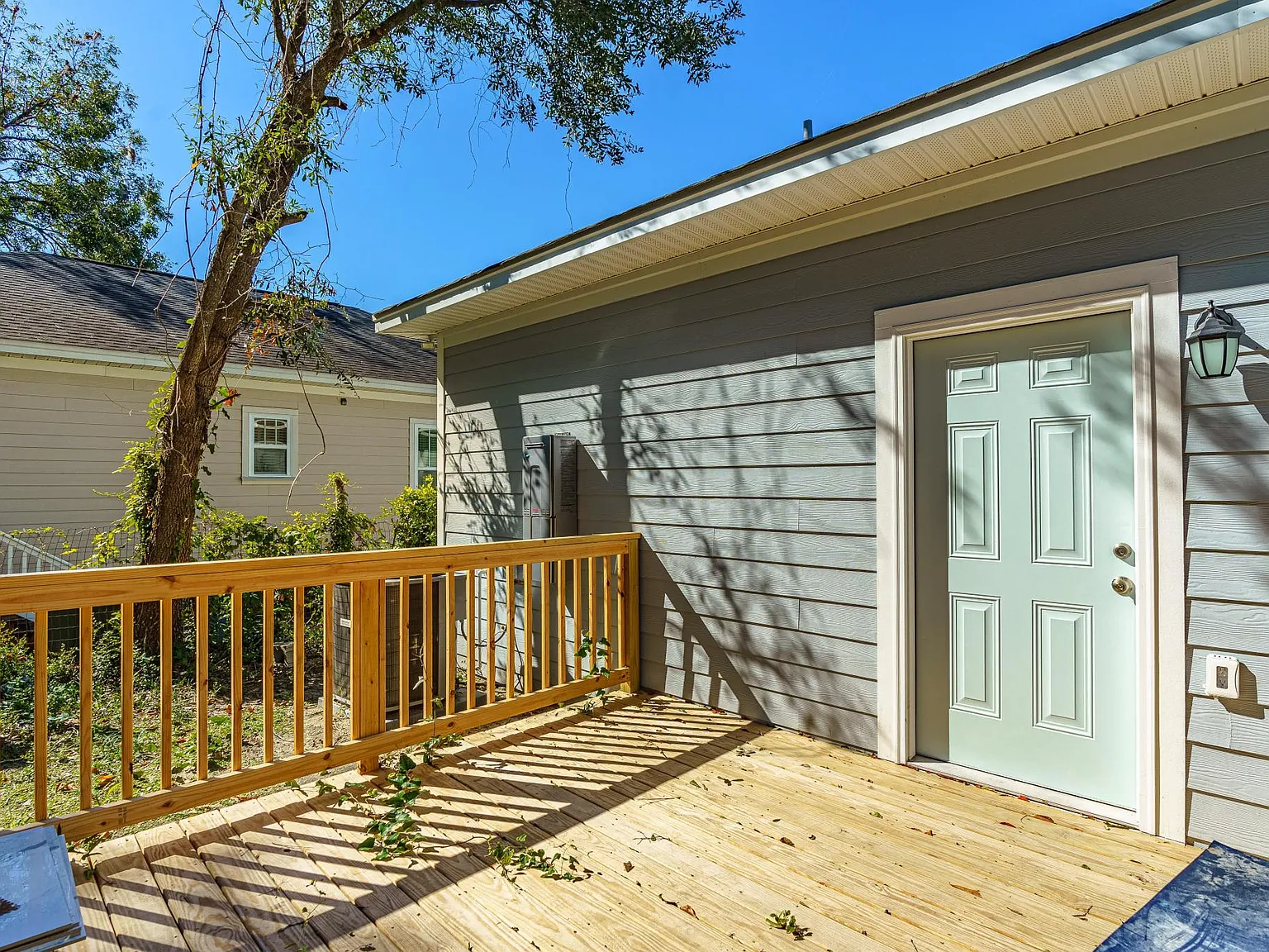 1316 McDuffie Ave — Photo 2