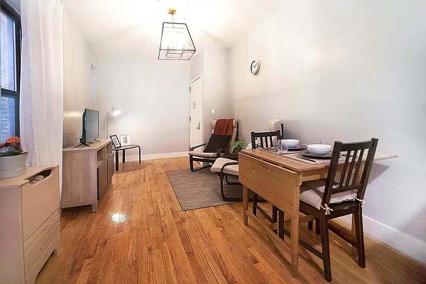 Rented by Compass | media 9