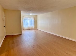 8926 Columbus Ave #3, North Hills, CA 91343