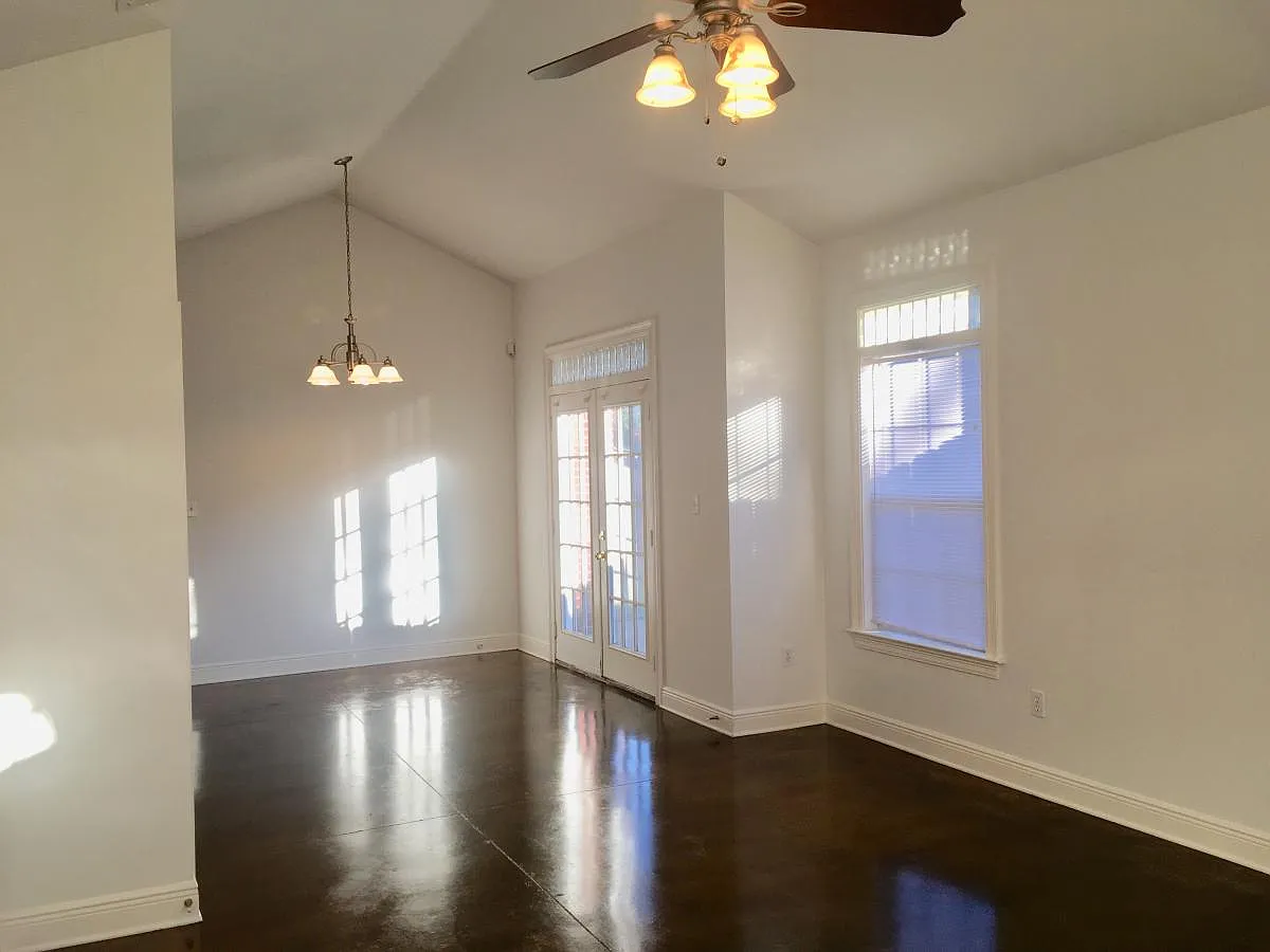 912 Singley Avenue — Photo 4