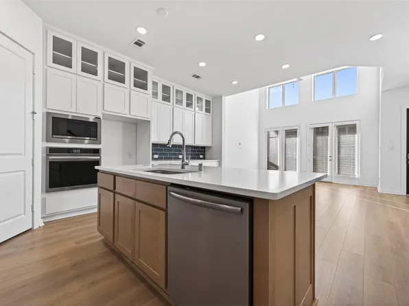 16518 Texas Hill Country Rd, Cypress, TX 77433