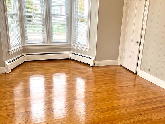 2nd image of 298-300 High St #1