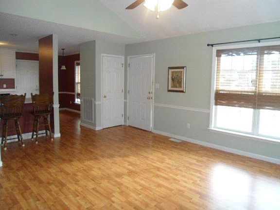 3rd image of 205 Camden Park Dr
