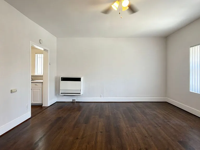 936 Olive Ave — Photo 4