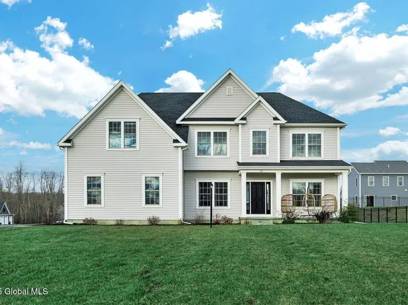 24 Stablegate Drive, Ballston Lake, NY 12019