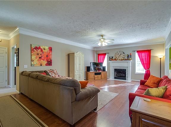 4th image of 7003 Inglenook Dr